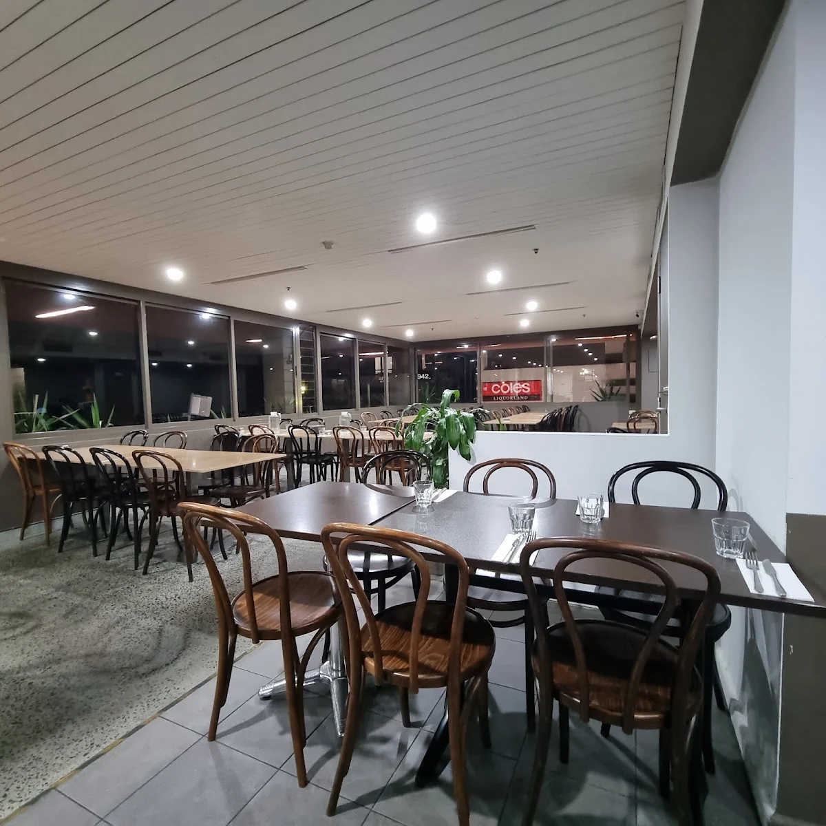 Vibe, Mark's at Oatley