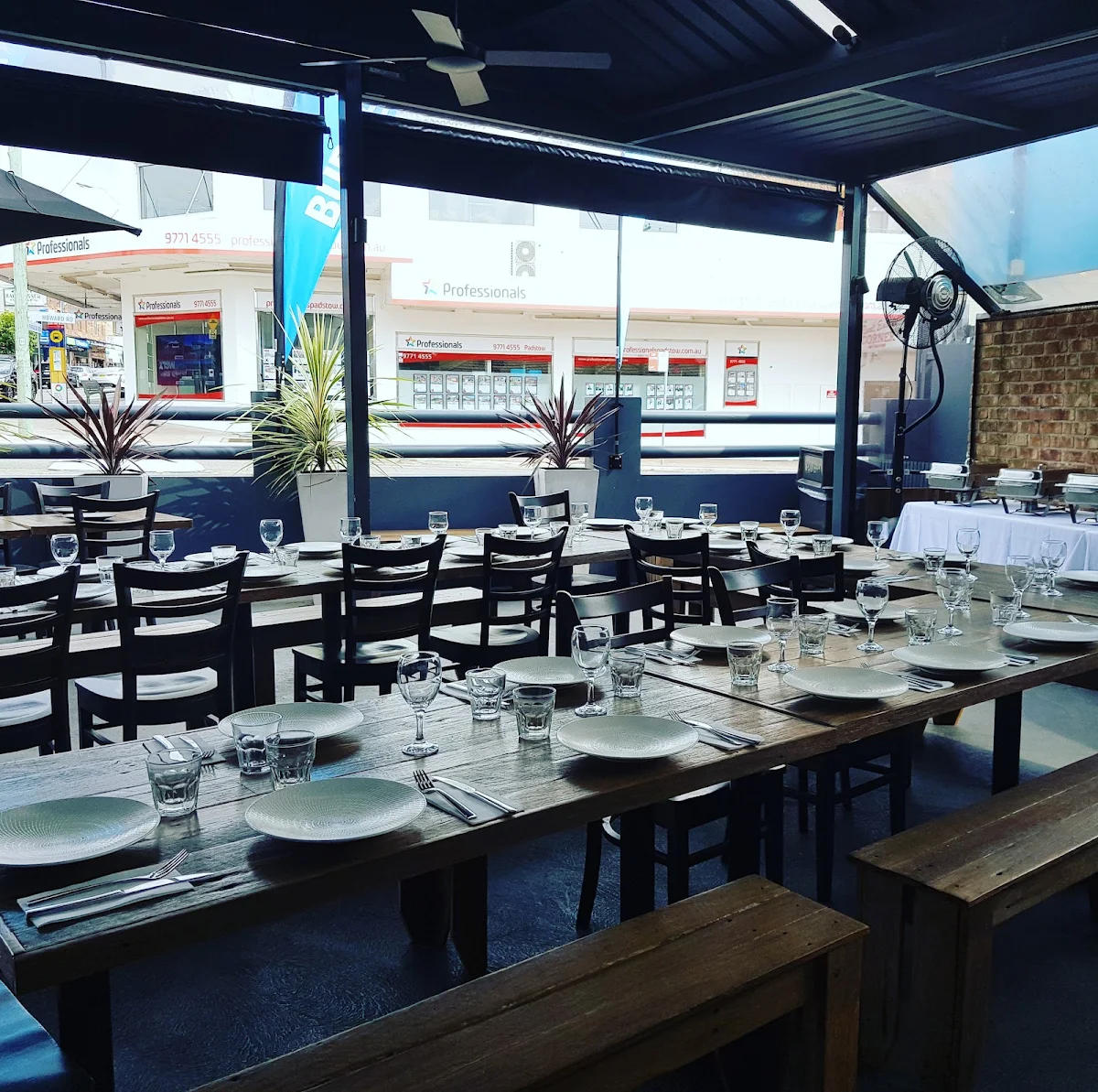 Vibe, Aces Ocean Foods