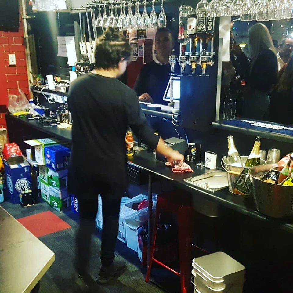 Vibe, Diamond Dogs Music Lounge & Bar