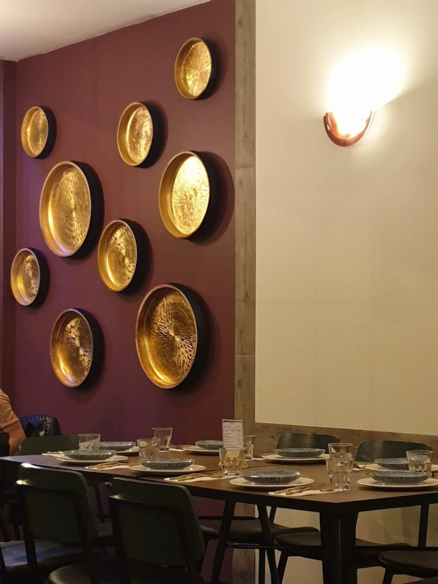 Vibe, Blue River Thai Restaurant