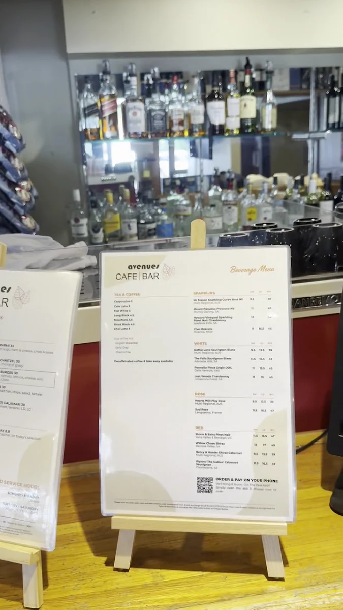 Menu, Avenues Café & Bar