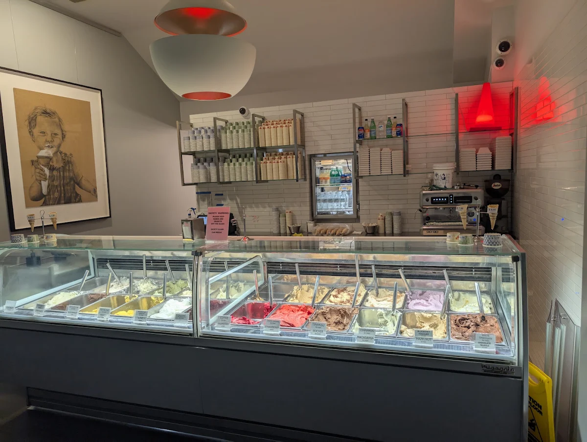 Vibe, Massimo's Gelateria