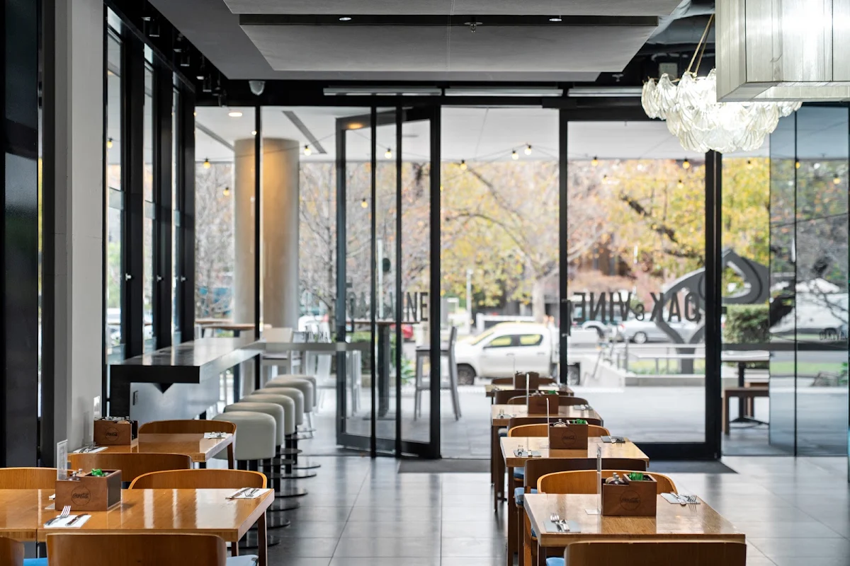 Vibe, Oak & Vine St Kilda Road