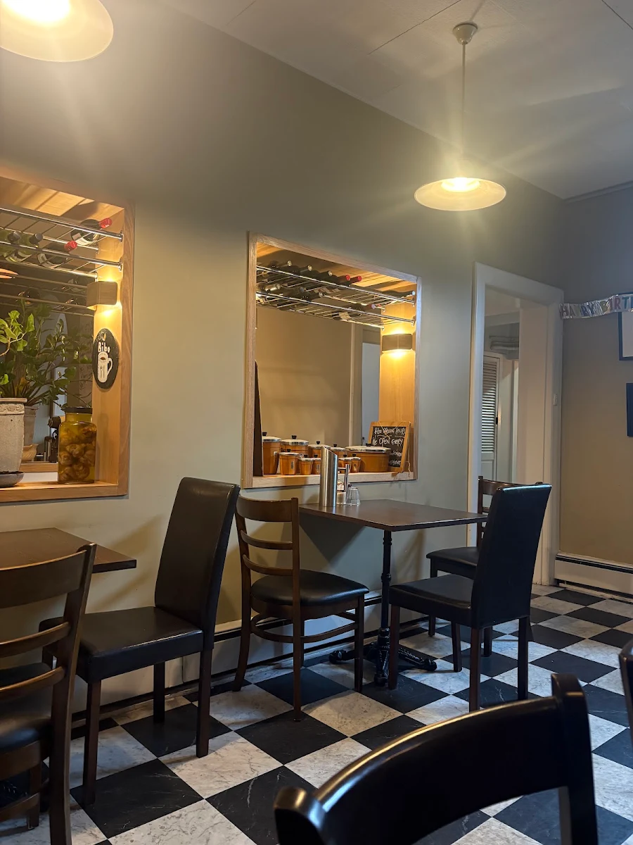 Vibe, Bibo Cafe + Restaurant