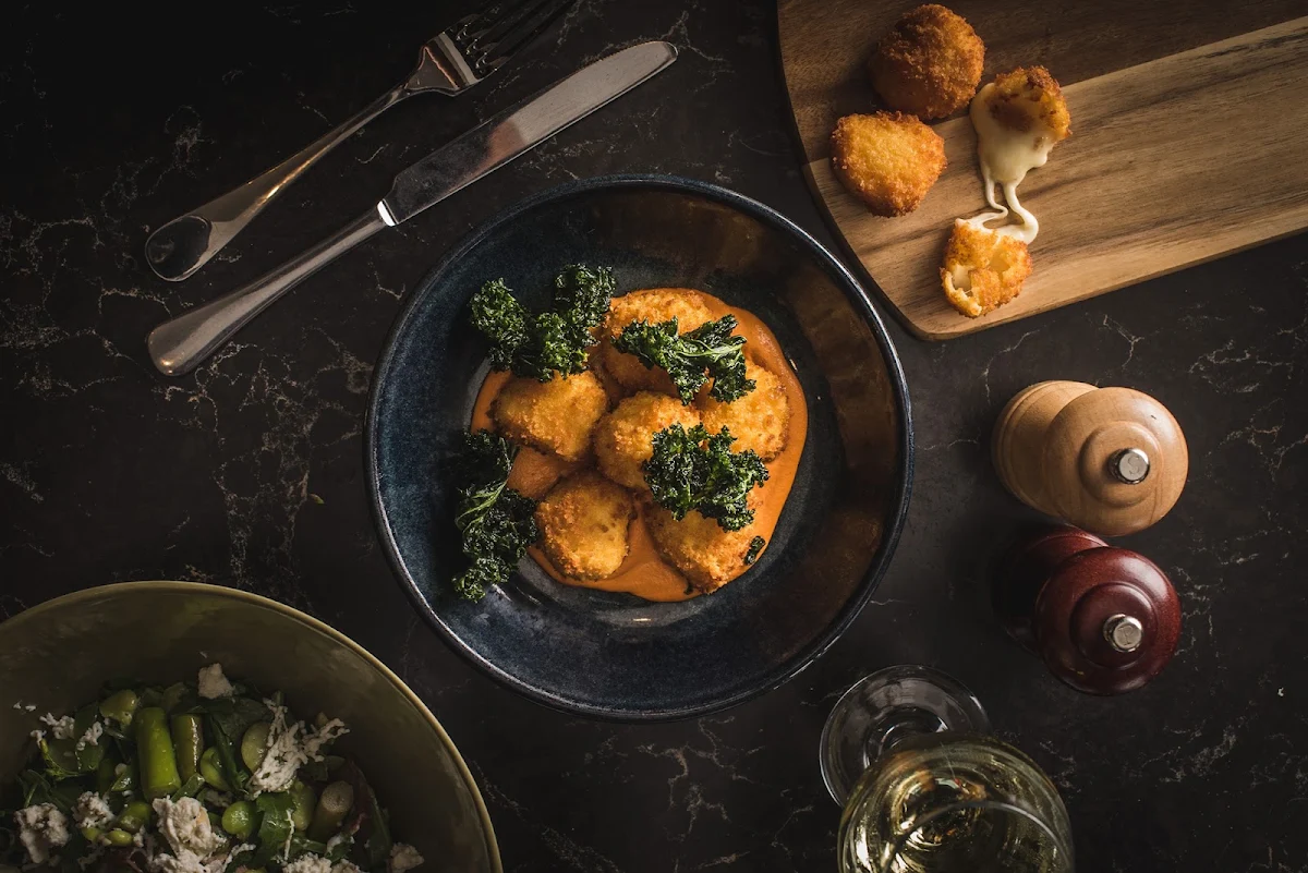 Food & drink, Lloyd's Bistro Lidcombe