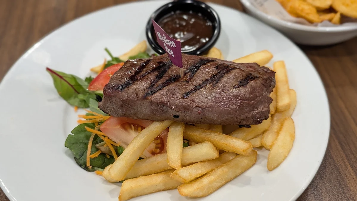 Food & drink, Lloyd's Bistro Lidcombe