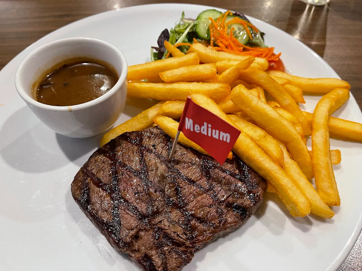 Food & drink, Lloyd's Bistro Lidcombe