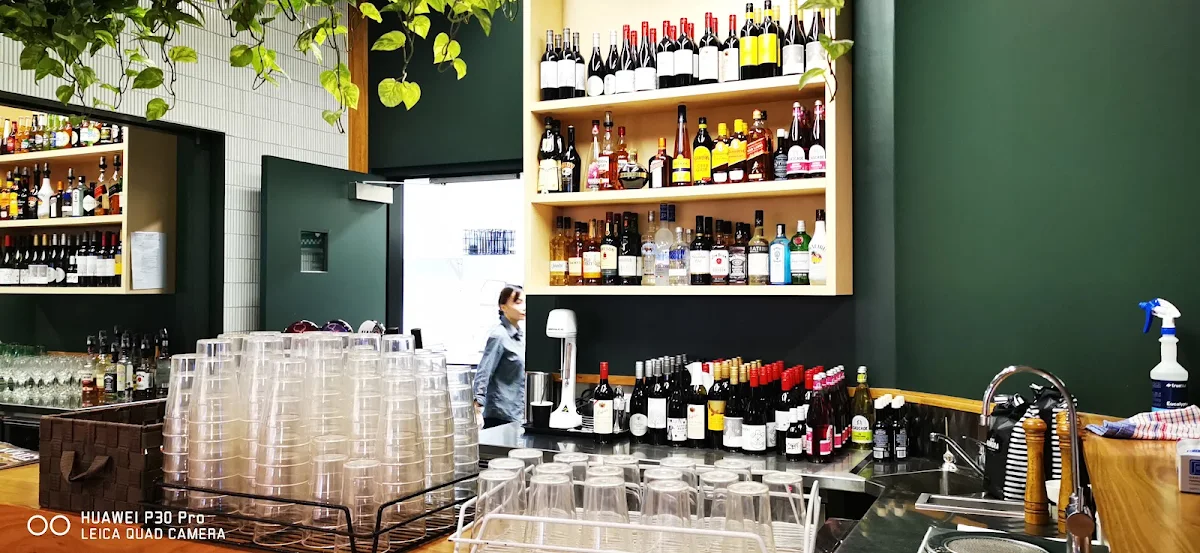 Vibe, Lloyd's Bistro Lidcombe