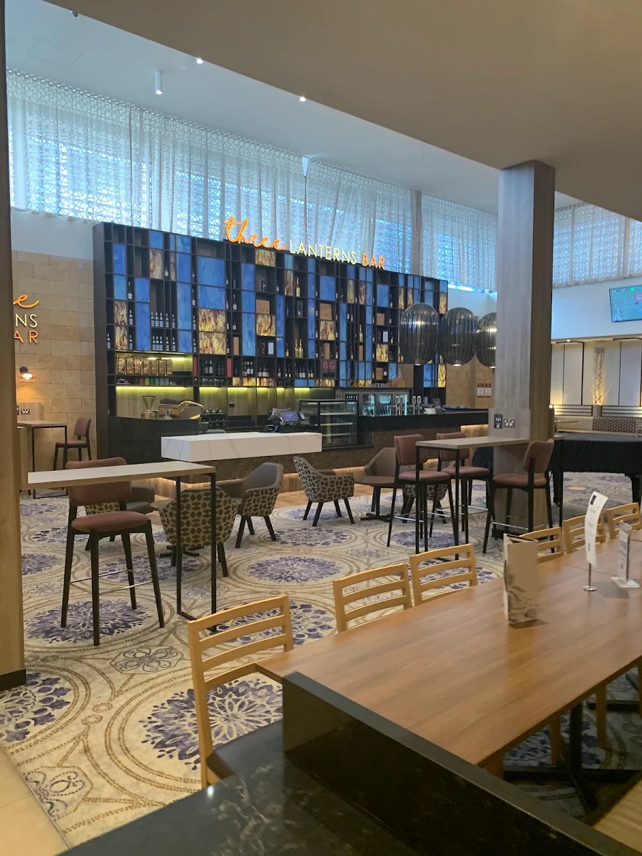 Vibe, Lloyd's Bistro Lidcombe
