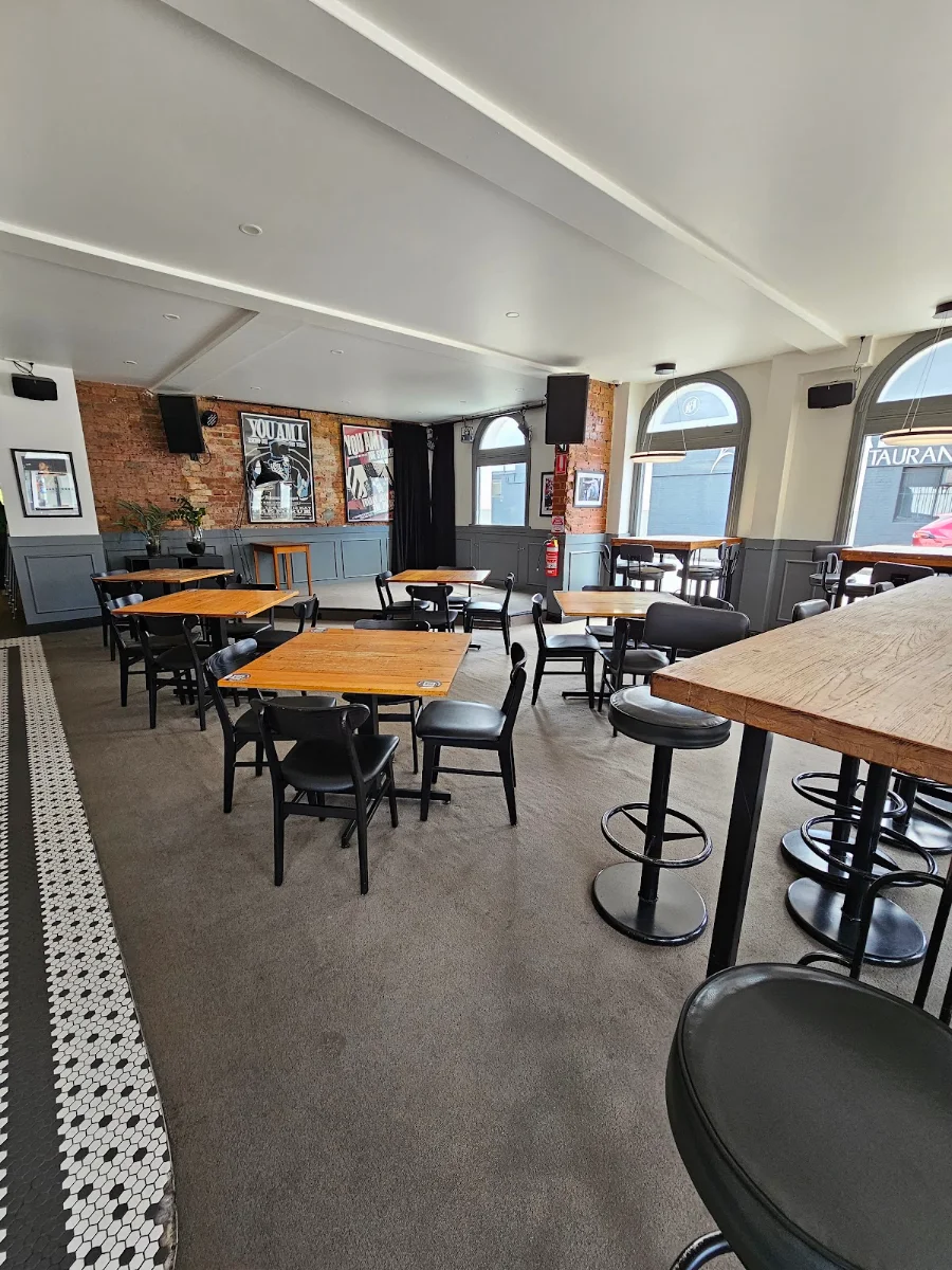 Vibe, Post Office Hotel Pub & Dining Hall