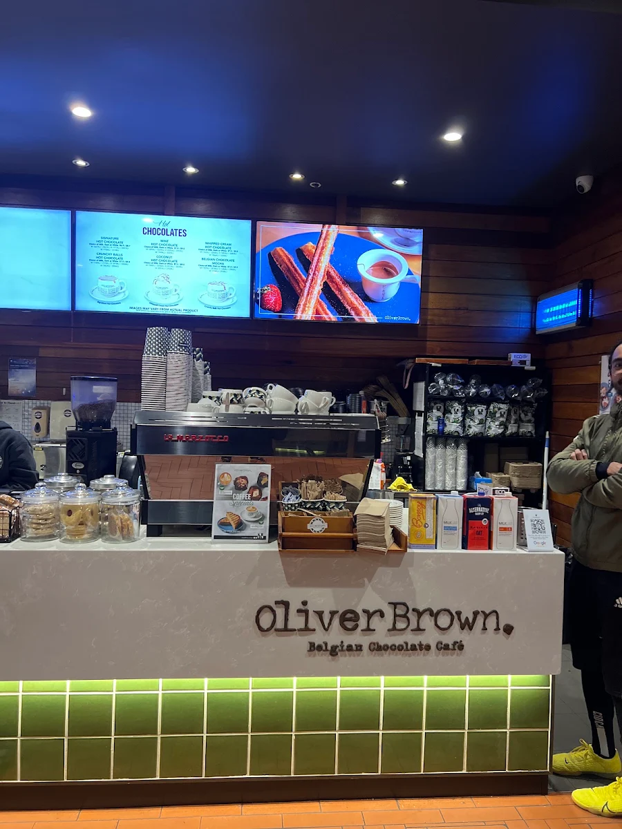 Vibe, Oliver Brown