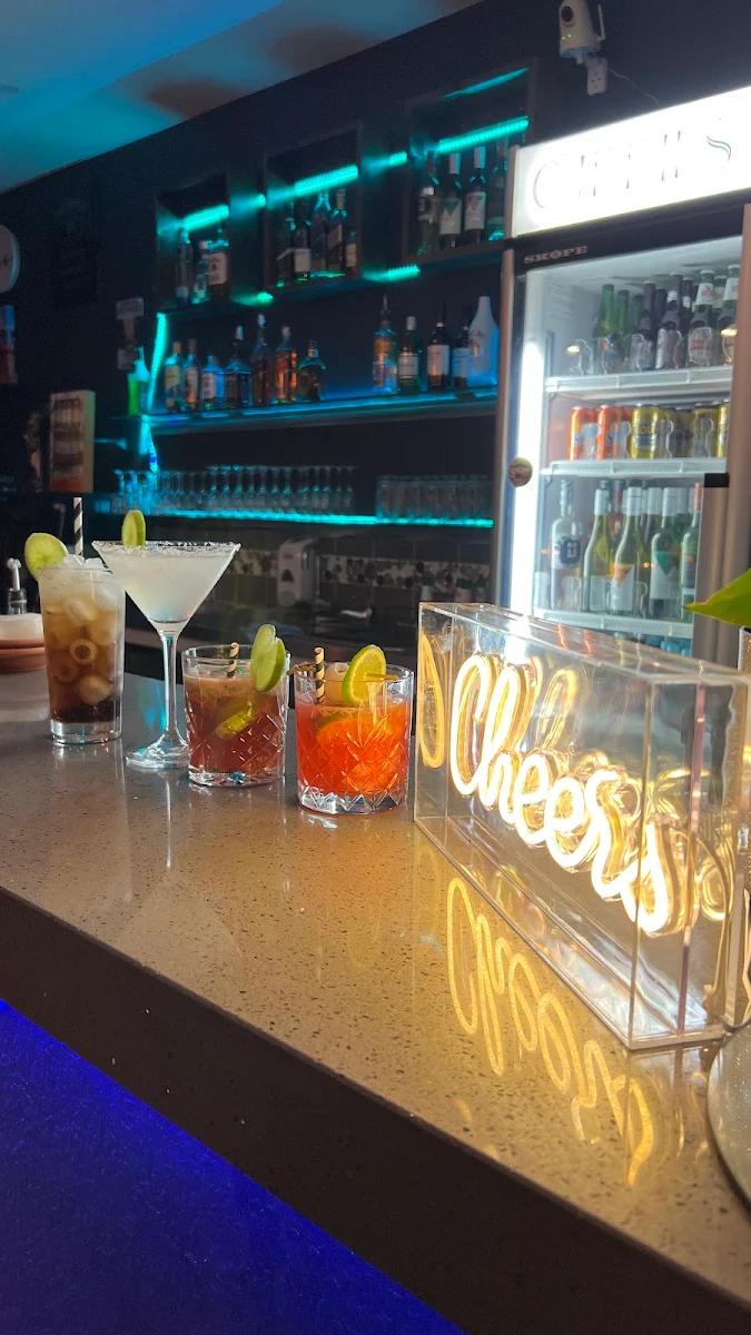 Vibe, Curries & Spirits