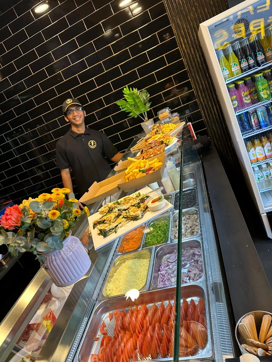 Vibe, Kebab Lane