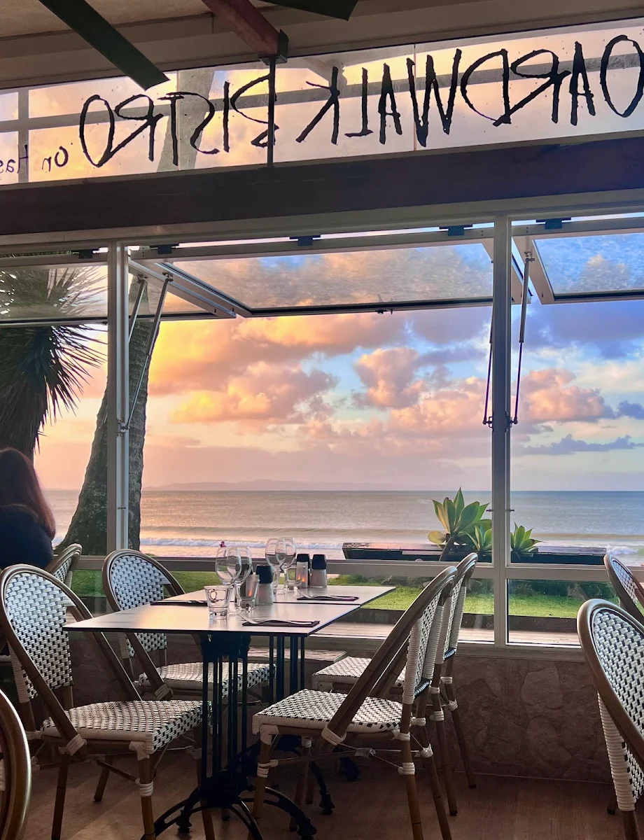 Vibe, Boardwalk Bistro on Hastings