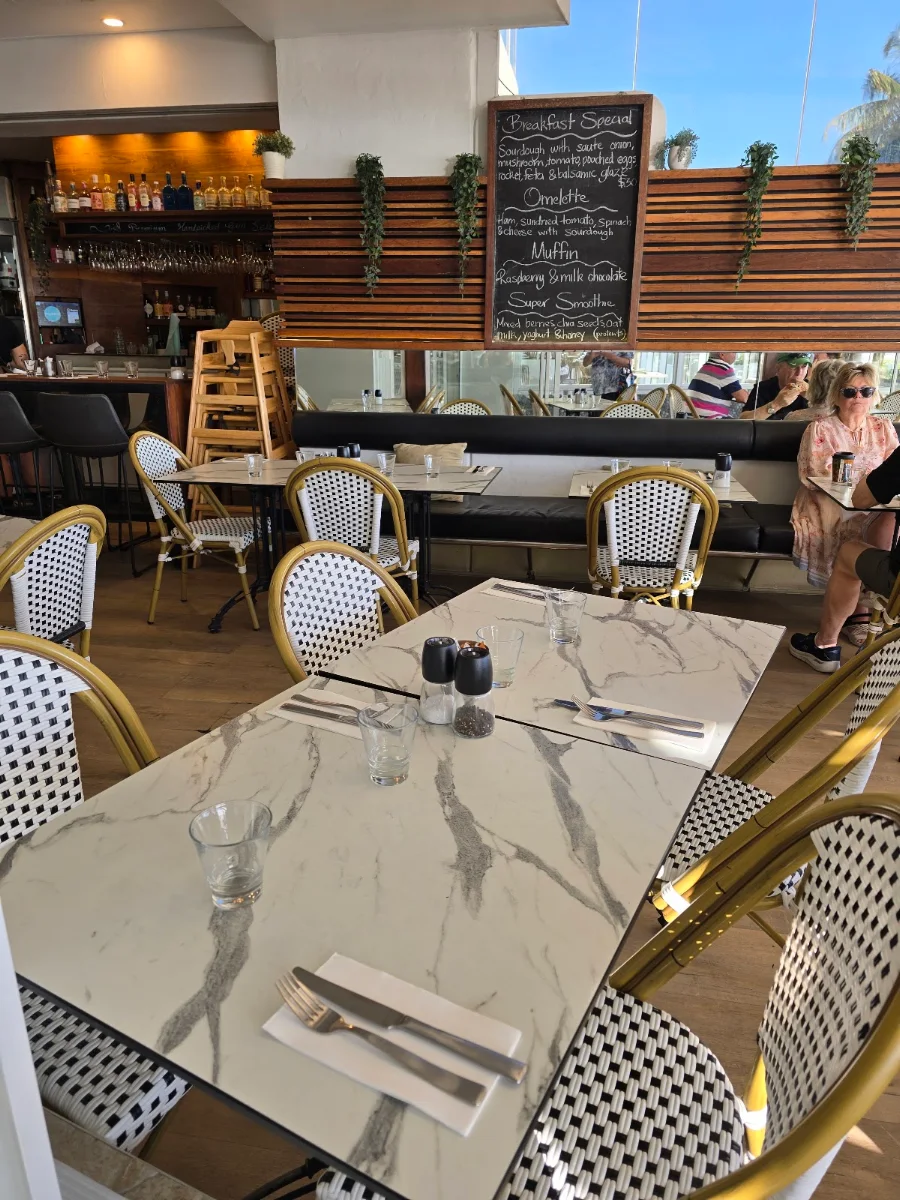 Vibe, Boardwalk Bistro on Hastings