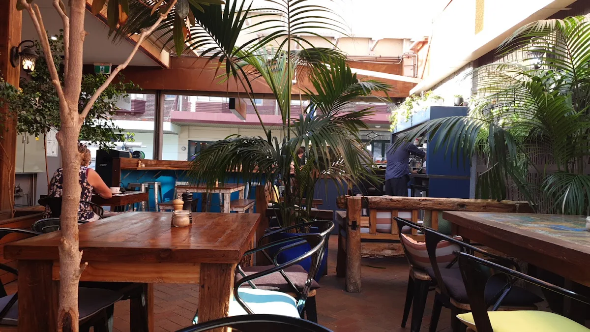 Vibe, Coogee Courtyard