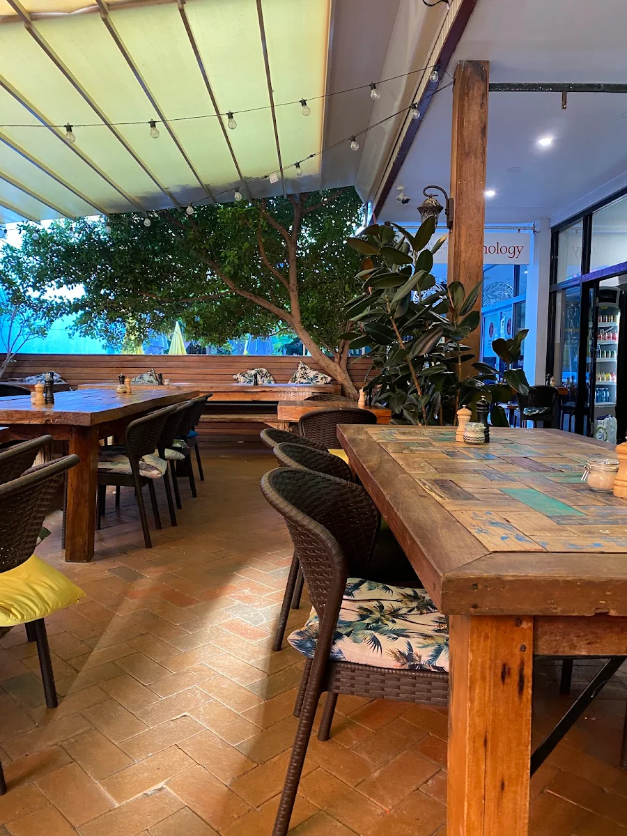 Vibe, Coogee Courtyard