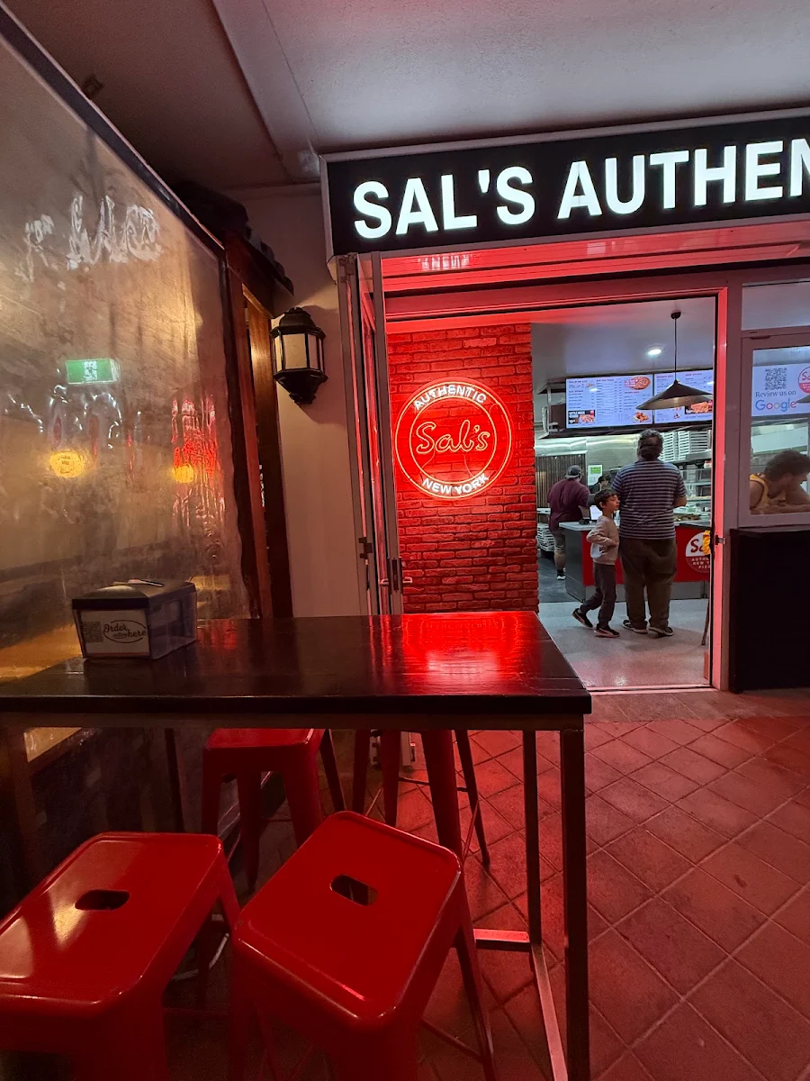 Vibe, Sal's Authentic New York Pizza - Broadbeach