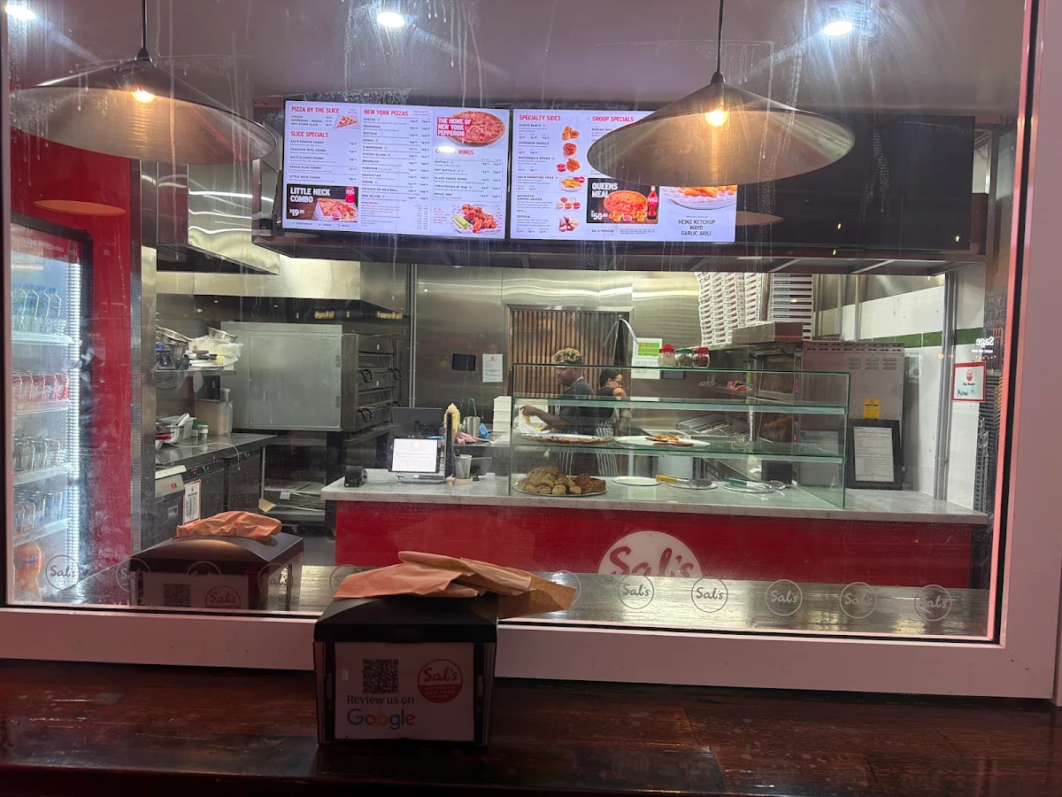 Vibe, Sal's Authentic New York Pizza - Broadbeach