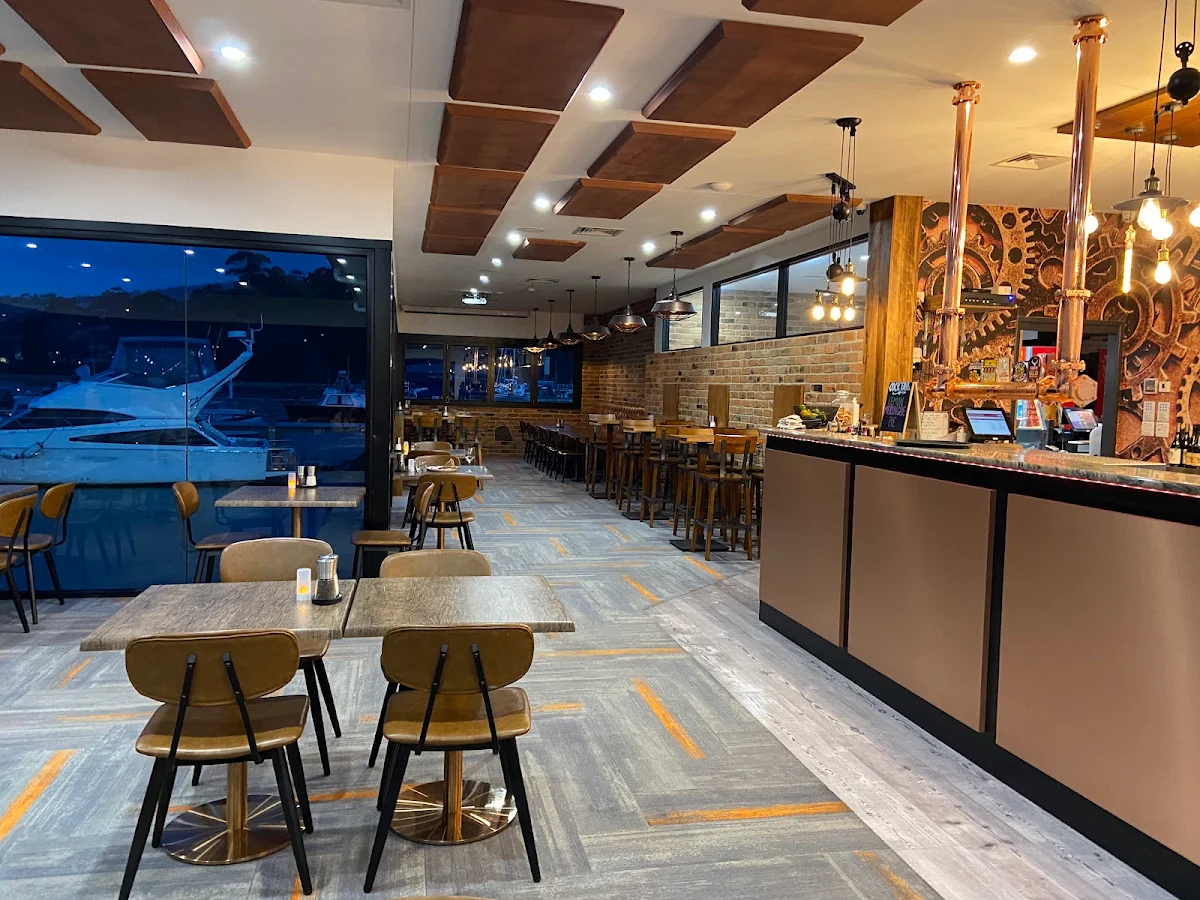 Vibe, The Wharf Bar & Kitchen