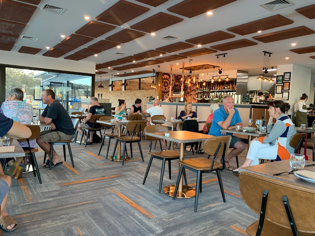 Vibe, The Wharf Bar & Kitchen
