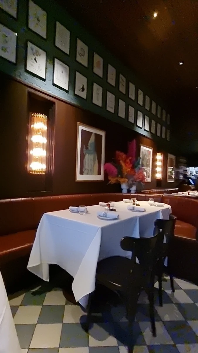 Vibe, Poodle Bar & Bistro