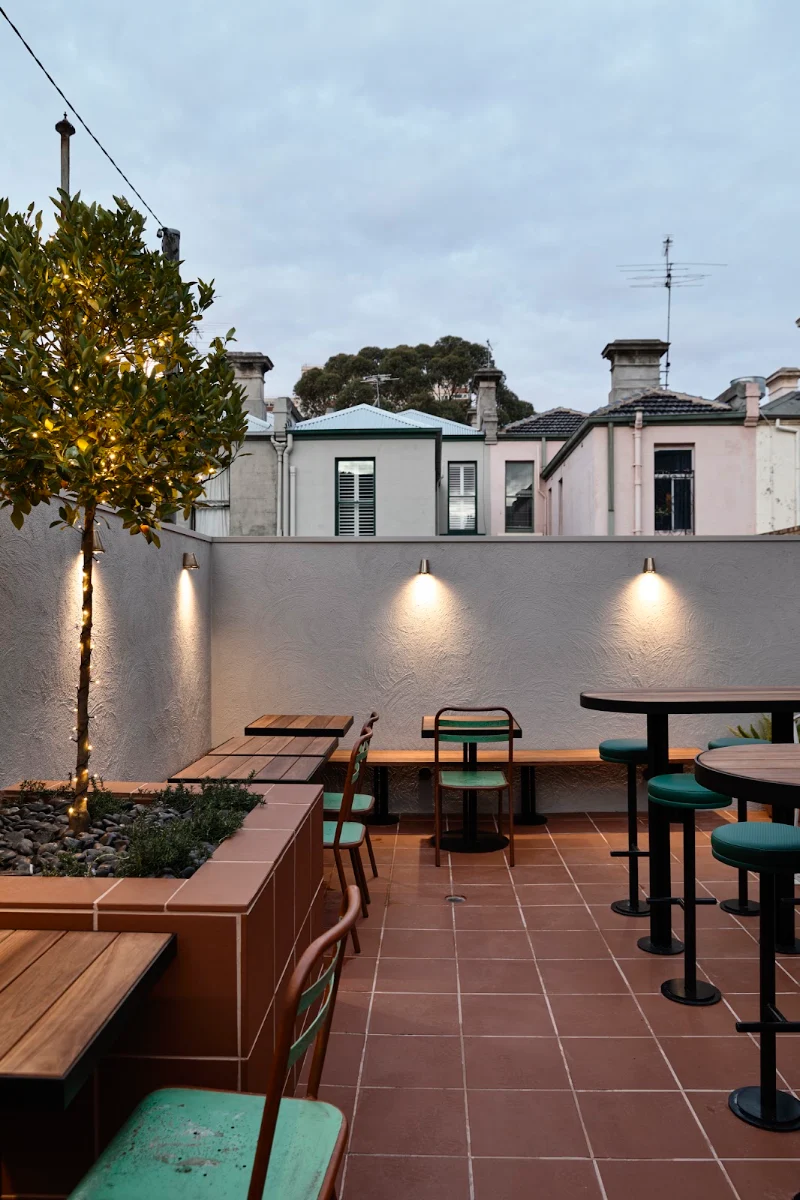 Vibe, Poodle Bar & Bistro