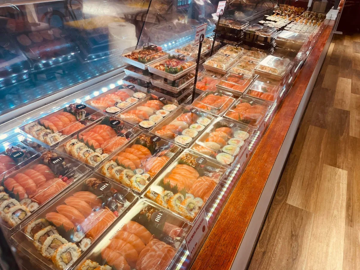 Vibe, Aki Sushi