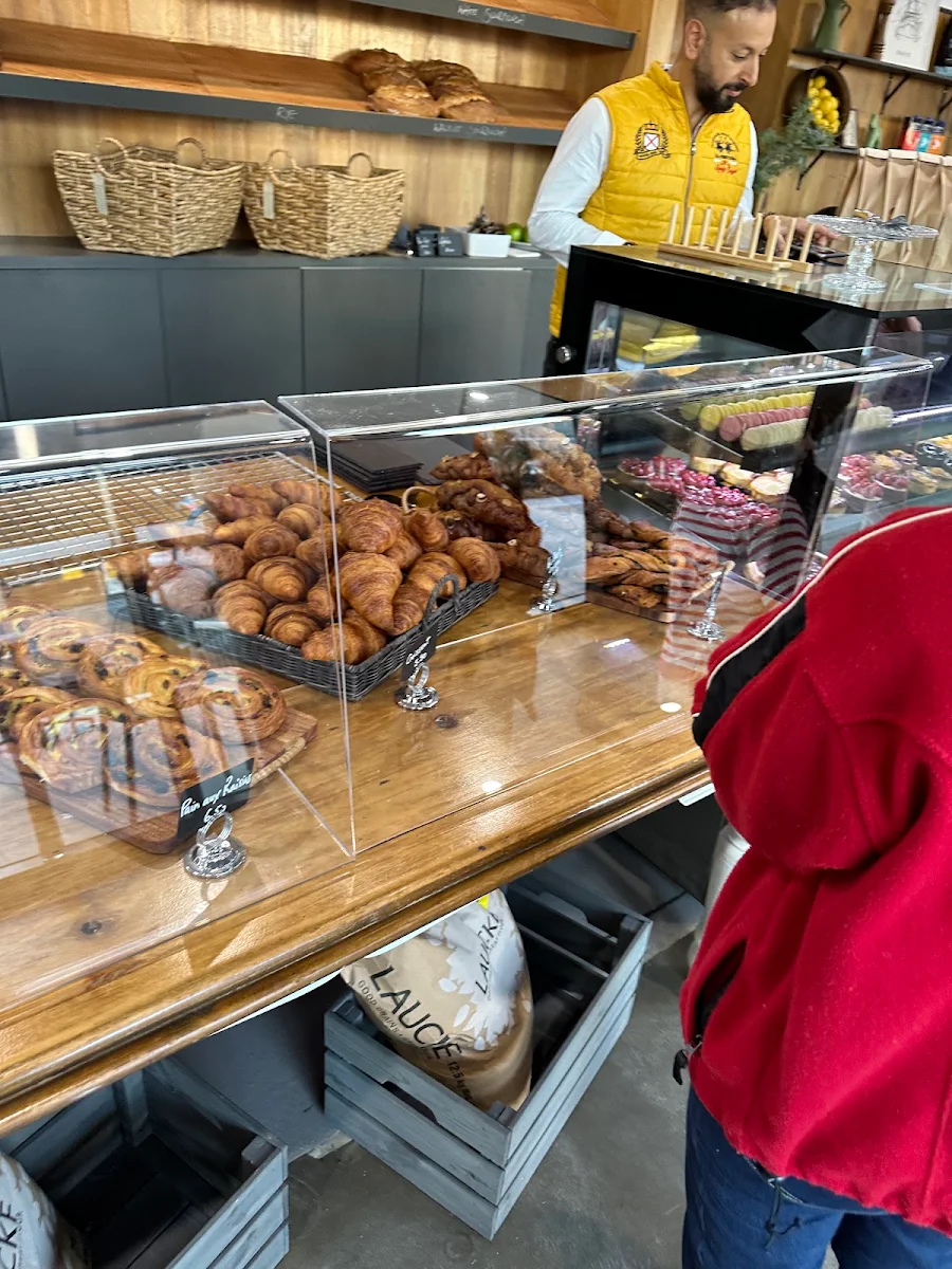 Vibe, Paris Brest French Bakery