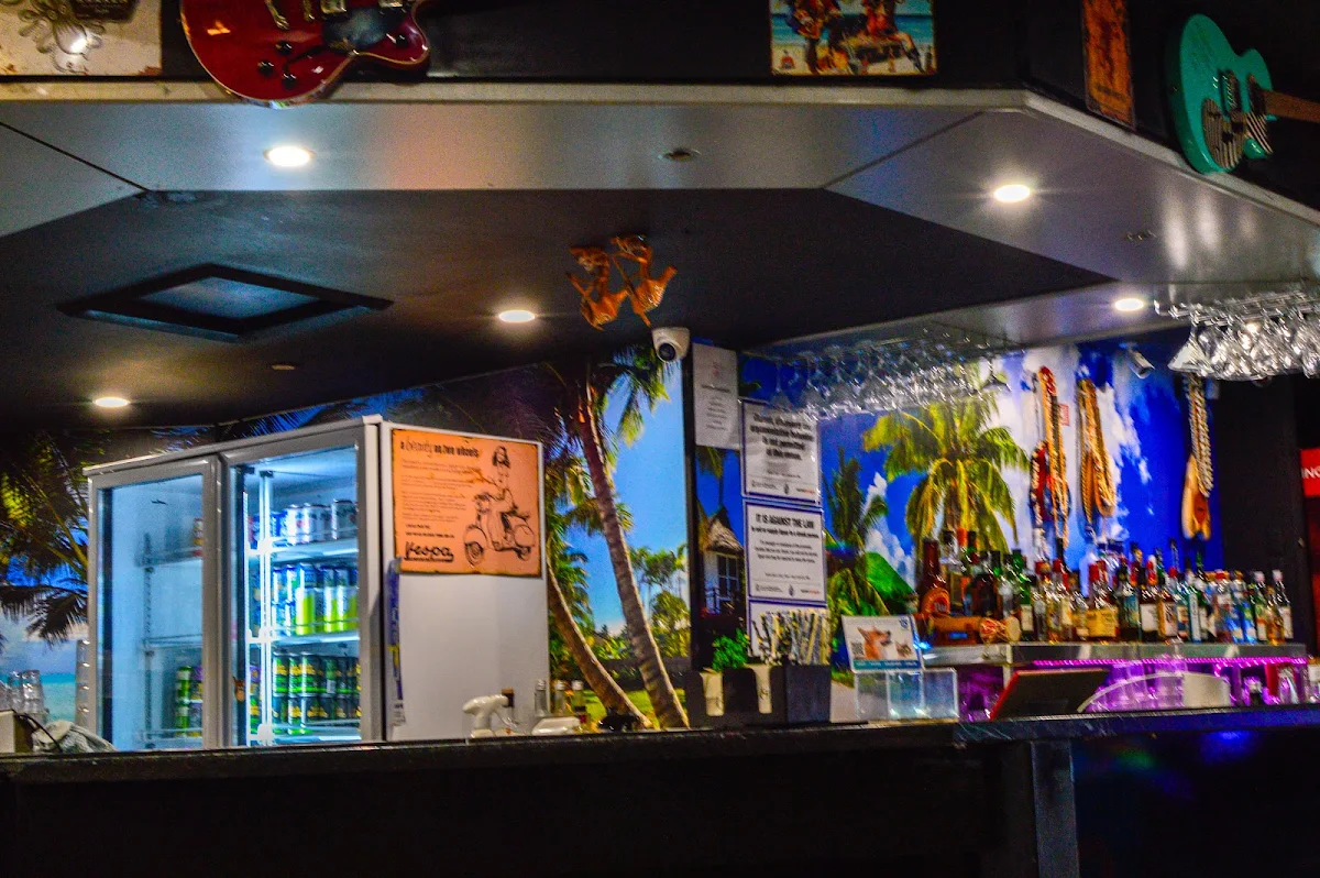 Vibe, Hula Bar