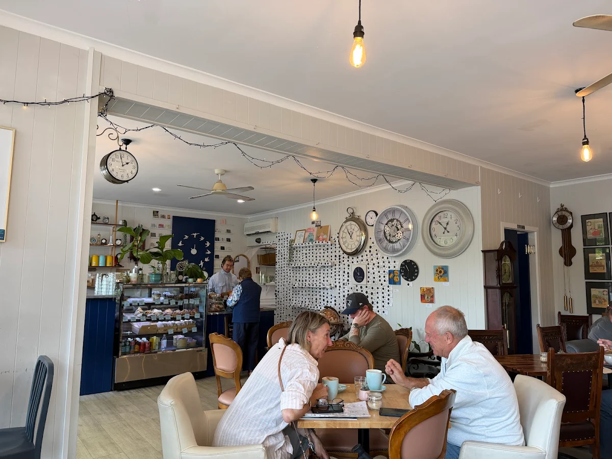 Vibe, I Have Time Coffee Shop