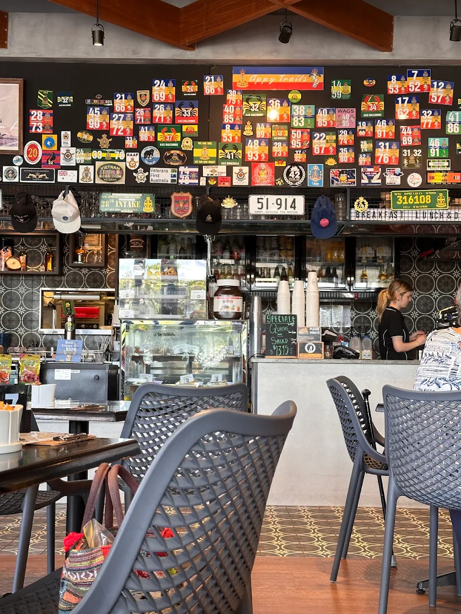 Vibe, Uno Caffe & Pizzeria