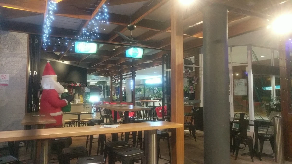Vibe, Uno Caffe & Pizzeria