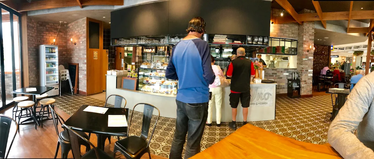 Vibe, Uno Caffe & Pizzeria