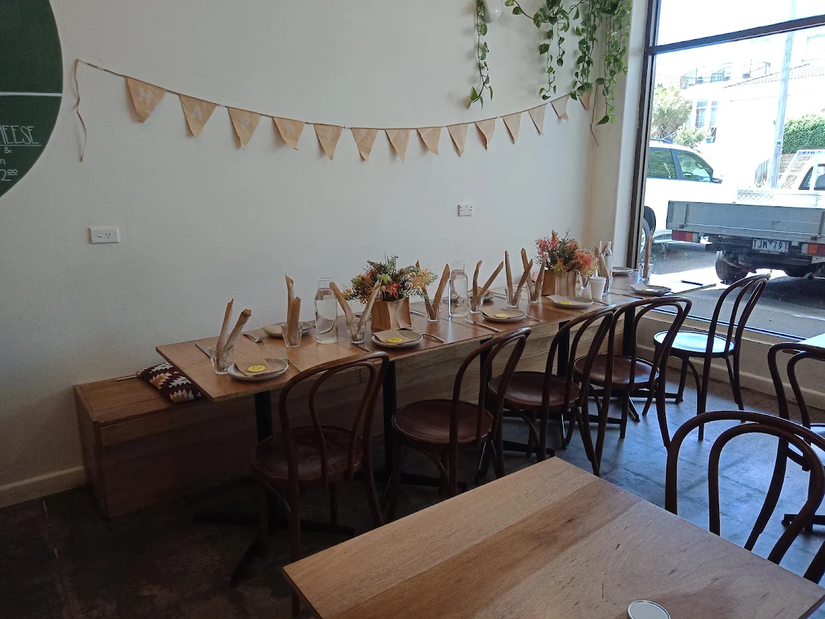 Vibe, Habitat Cafe