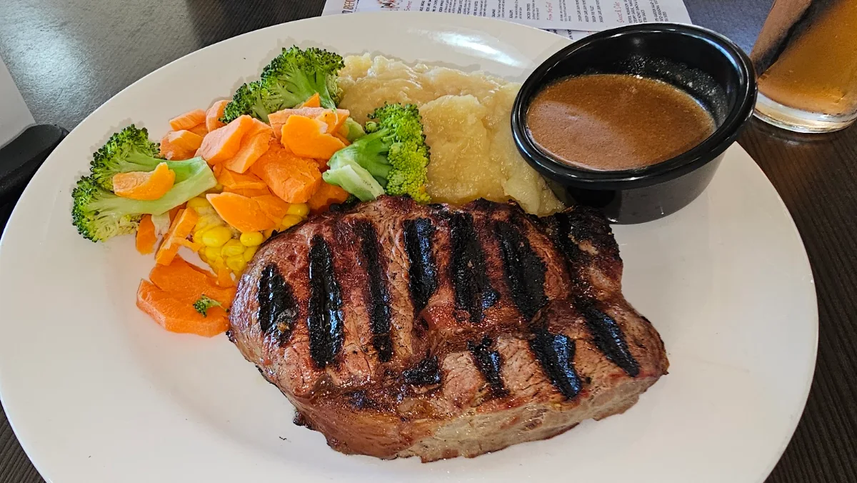 Food & drink, Bushland Beach Tavern