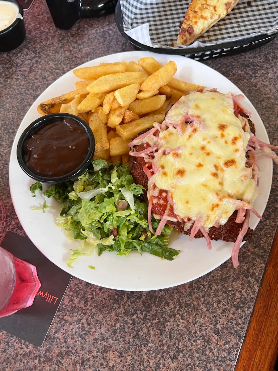 Food & drink, Bushland Beach Tavern