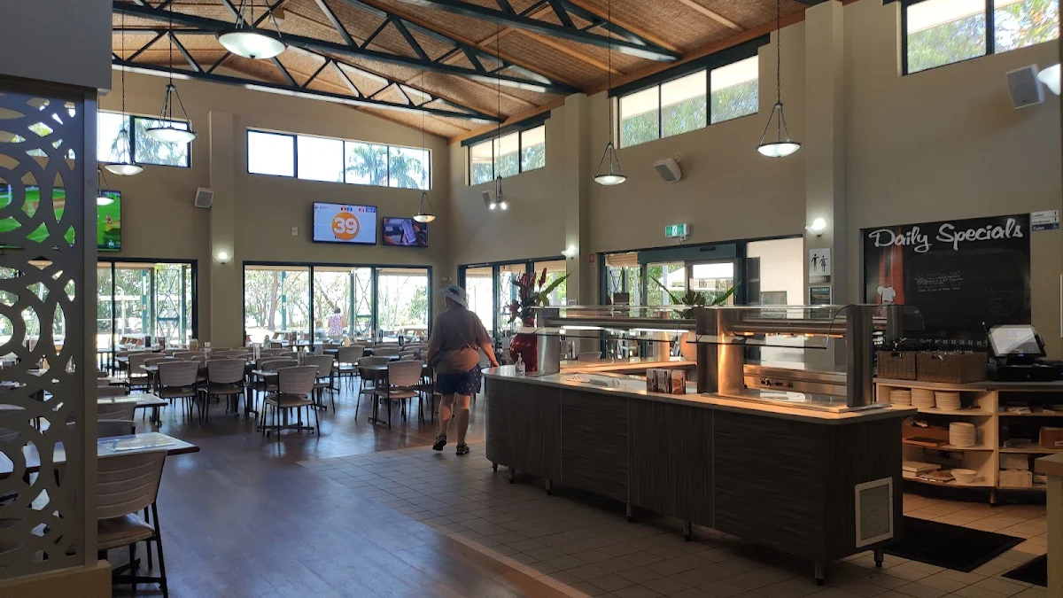Vibe, Bushland Beach Tavern