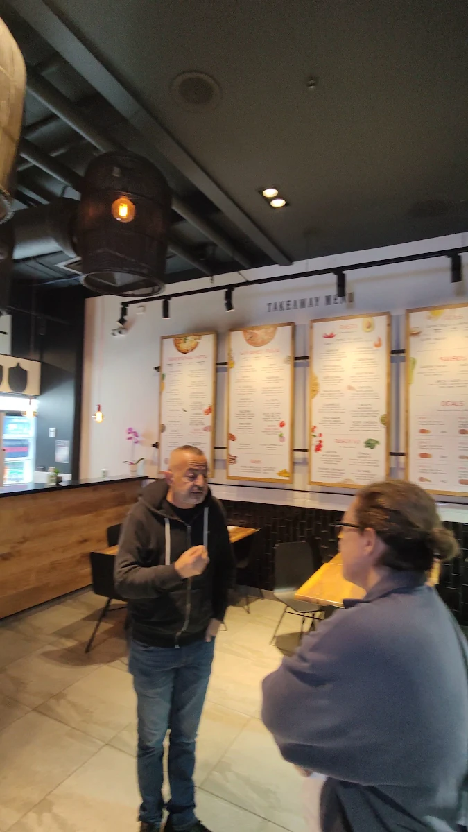 Vibe, Milana Pizzeria