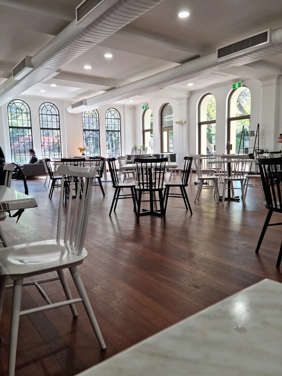 Vibe, Hackett Cafe