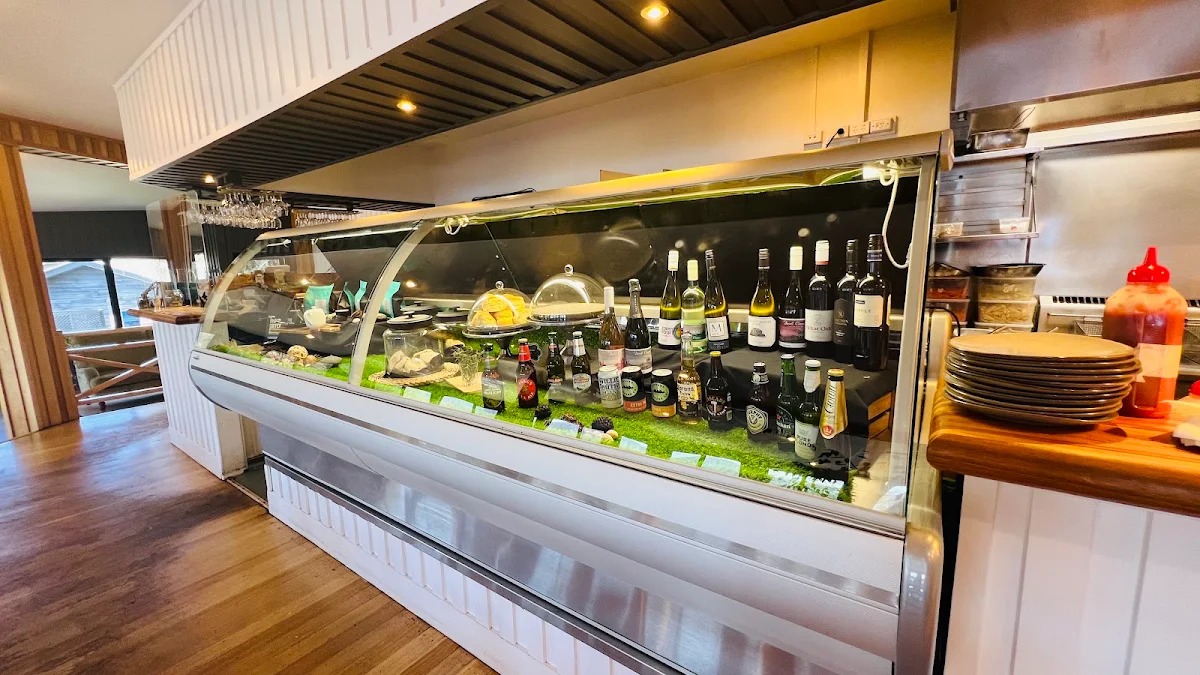 Vibe, Richardson's Bistro