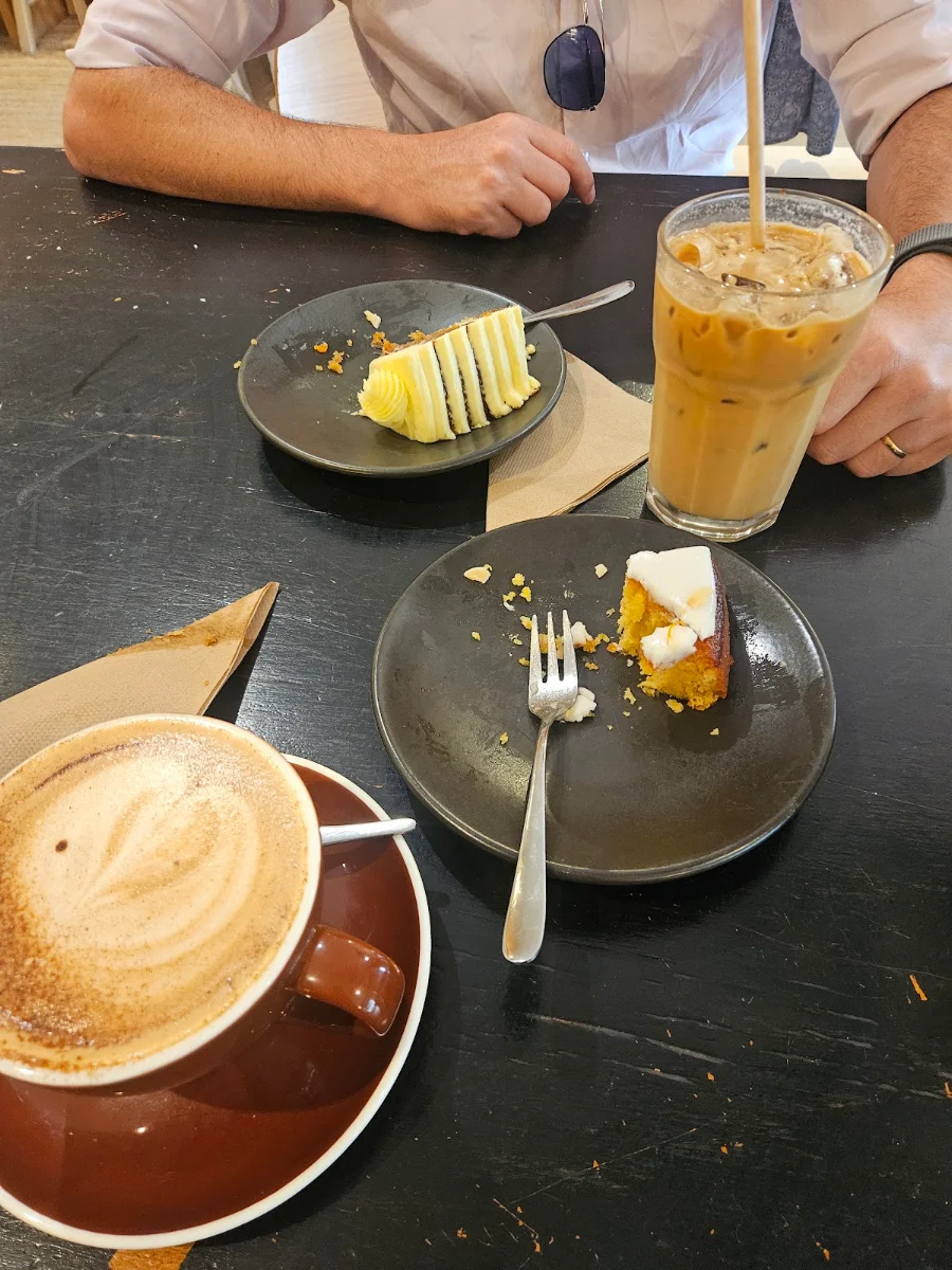 Food & drink, Roads Store