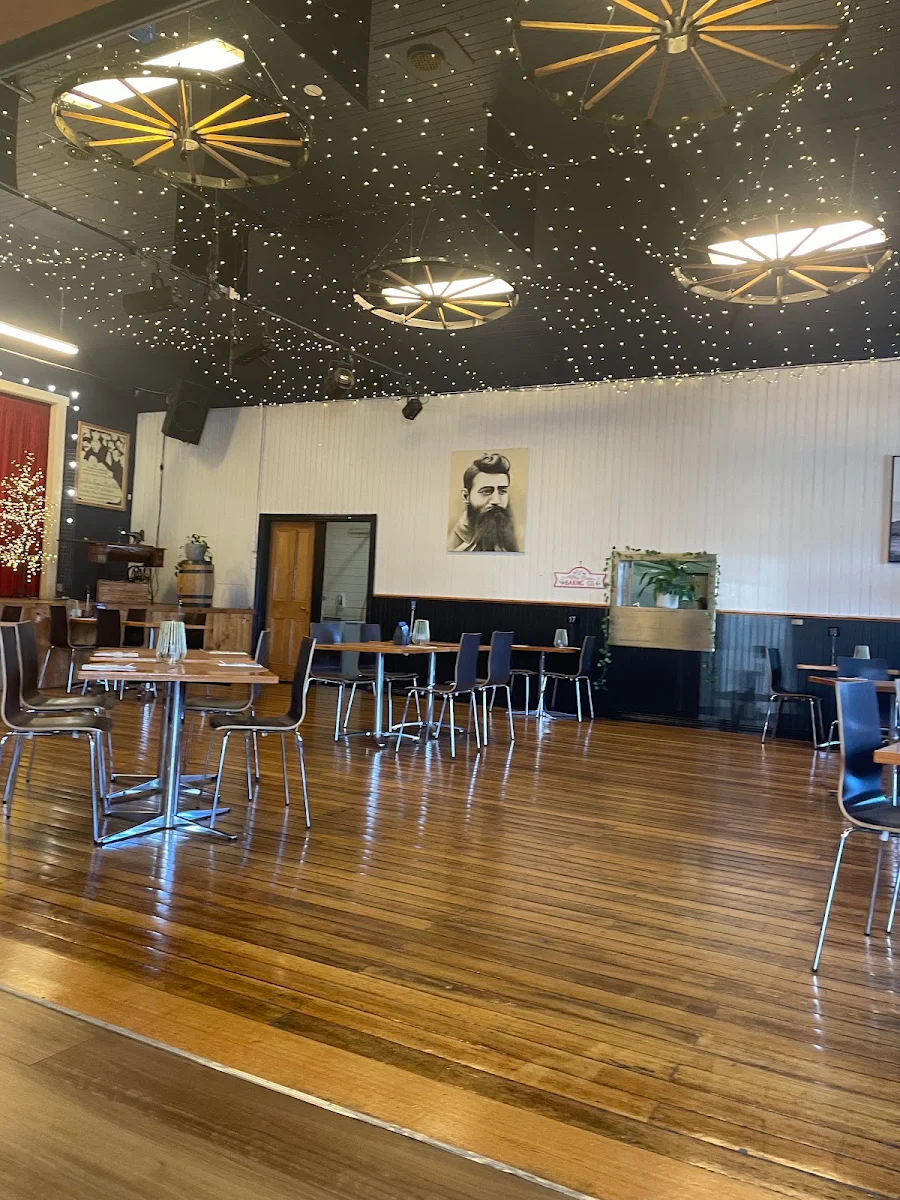 Vibe, Rhonda’s On Midlands