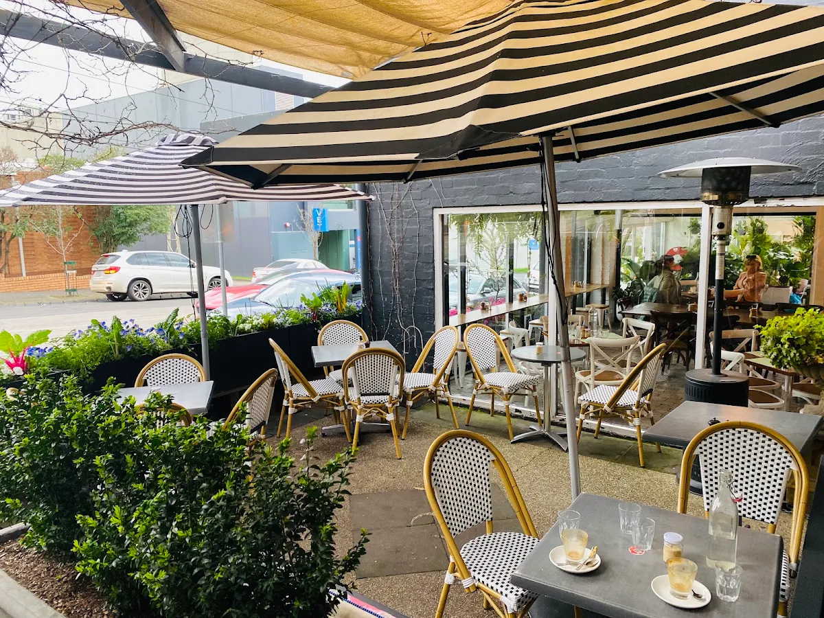 Vibe, Town & Country Home Garden Cafe