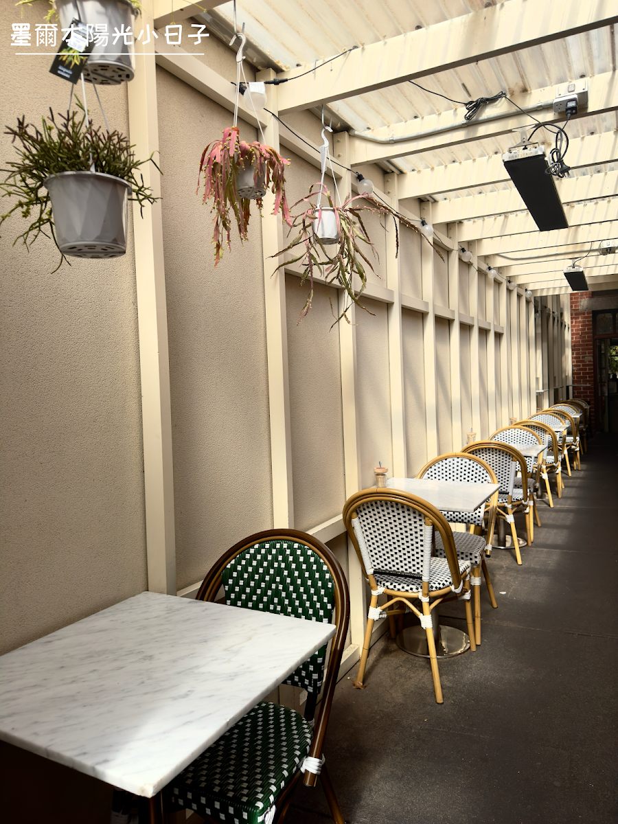 Vibe, Town & Country Home Garden Cafe