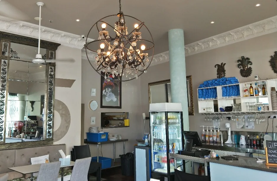 Vibe, Cafe Venice