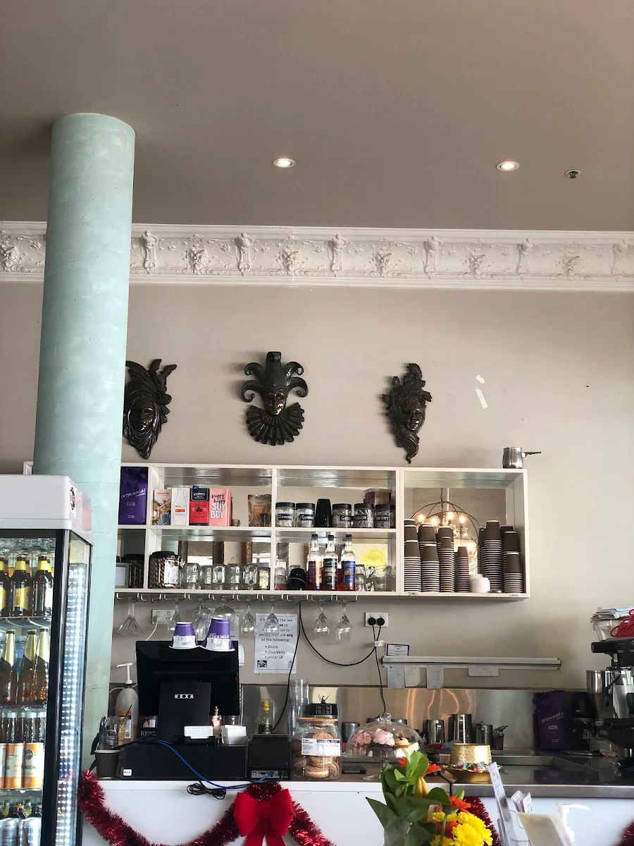 Vibe, Cafe Venice