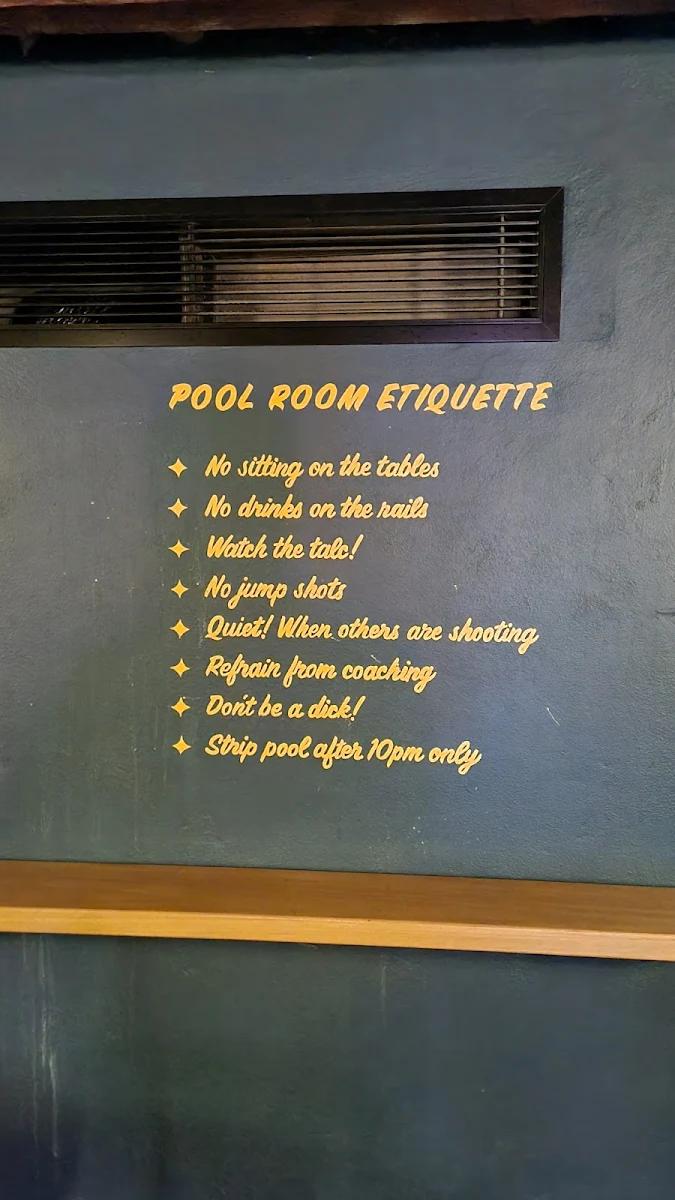 Menu, White Cockatoo Hotel