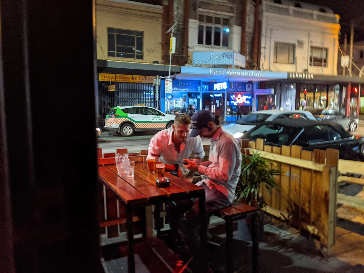 Vibe, Somewhere Bar