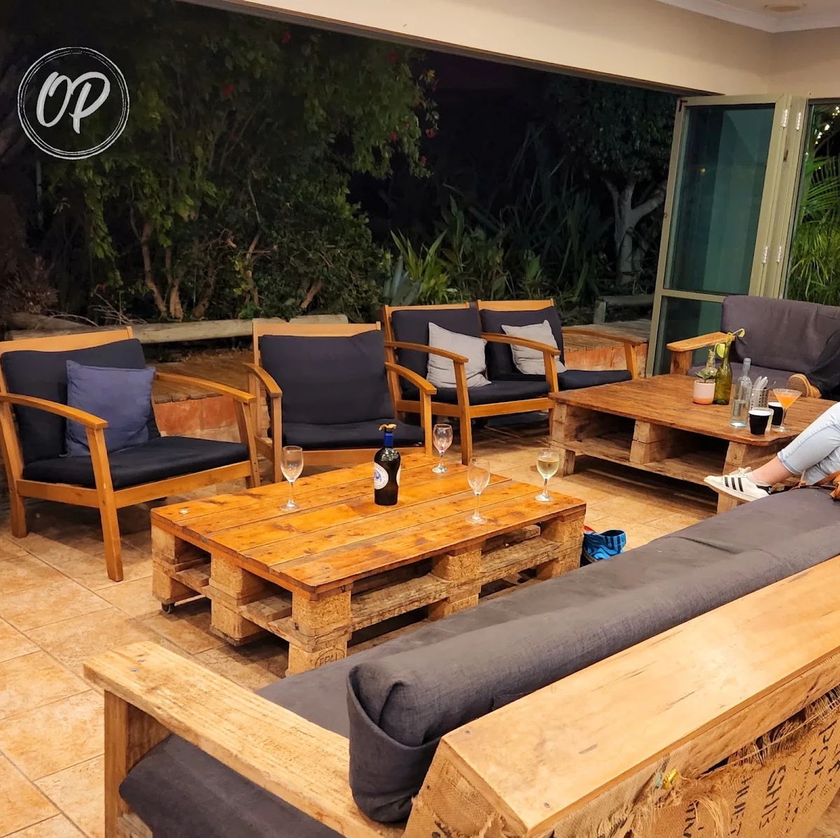 Vibe, Reef Cafe